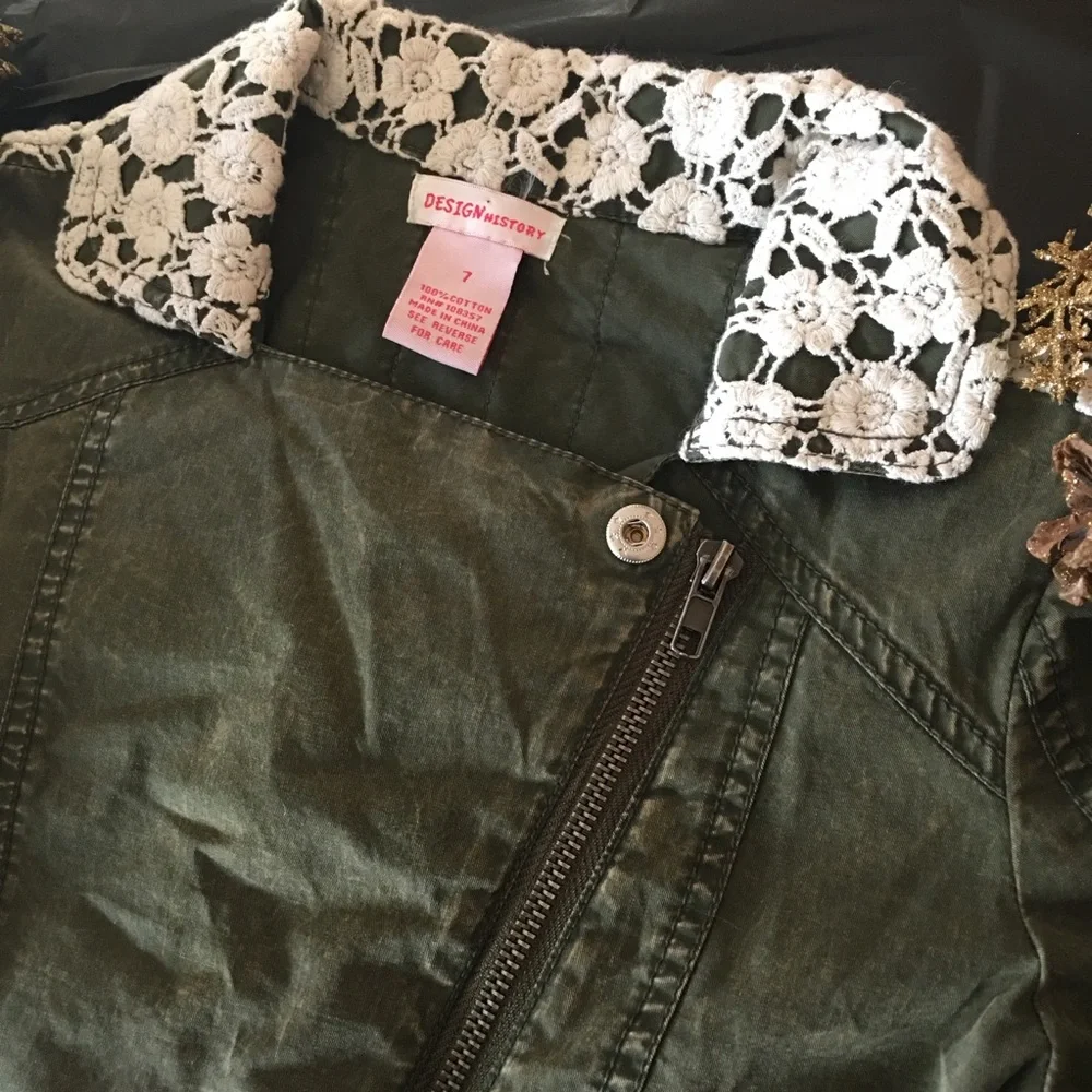 🆕🎀 Design History Rustic Zip Jacket Olive Green and White Floral Collar NEW